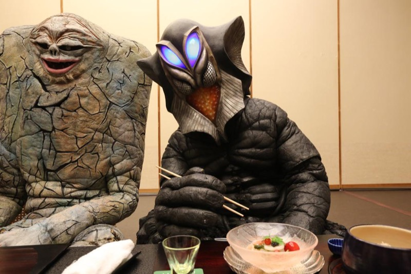 Illustration for article titled Even for Japanese TV, This Show Is Surreal